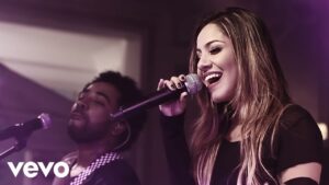 Preto no Branco – Ninguém Explica Deus (Ao Vivo) ft. Gabriela Rocha