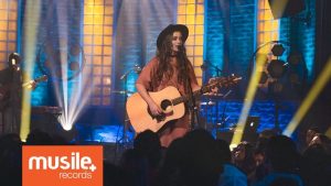 Isadora Pompeo – Toca em Mim de Novo (Ao Vivo)