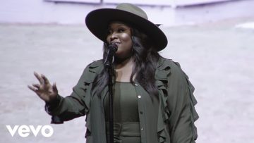 Tasha Cobbs Leonard – The Church I Grew Up In