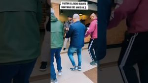 Pastor Claudio Duarte Dançando? Parece ou não? Kkk #pastorclaudioduarte #claudioduarte #tentenaorir