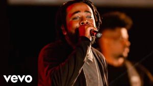 Preto No Branco – O Leão E A Igreja (Ao Vivo) ft. Nívea Soares