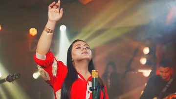 A CANÇÃO MAIS LINDA😍 DO BRASIL OUÇA • ROSANA LYNS