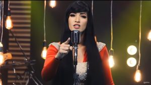 😨 OLHA COMO ELA CANTA! 😭 É DE ARREPIAR • DONO DE TUDO – Eliciane Duarte