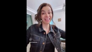 Damares cantando a música “A Tenda”
