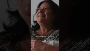 Quando Jesus chega, há vida! Assista o novo clipe da Thalita Roberta “Ele Chegou”