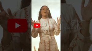 Já está no ar o trailer de “Deja”! A versão em espanhol de “Deixa”, da cantora Aline Souza. 💛