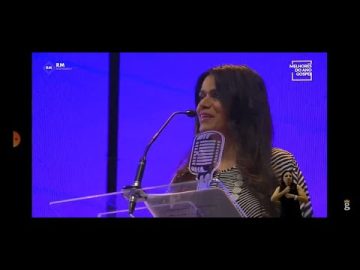 Damares recebe prêmio “Melhor Cantora” na premiação #MelhoresDoAnoGospel2020